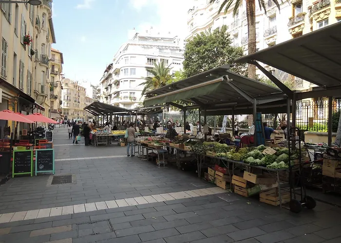 Le Coin Du Marche Apartament *