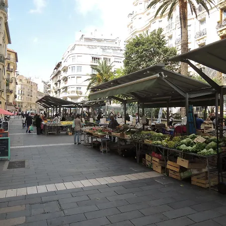 Le Coin Du Marche Apartment *
