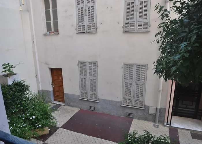 Le Coin Du Marche Apartment *